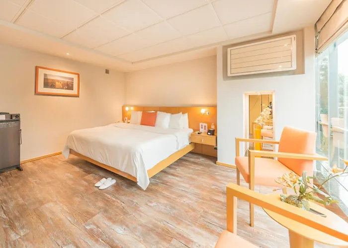Hotel Contempo
