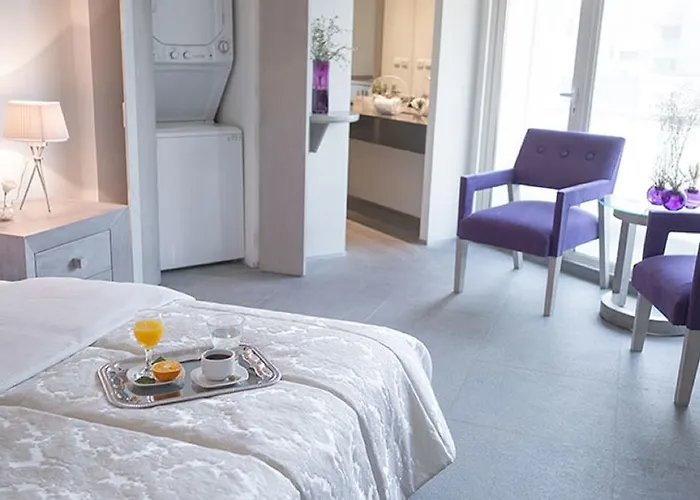 Hotel Contempo 5*