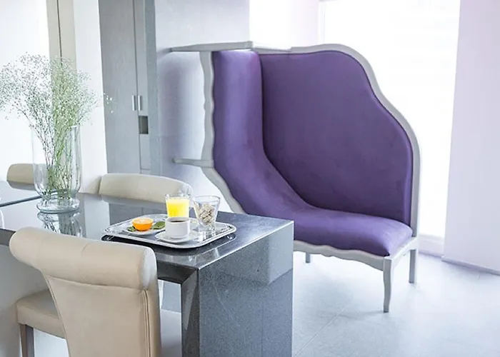 Contempo Hotel